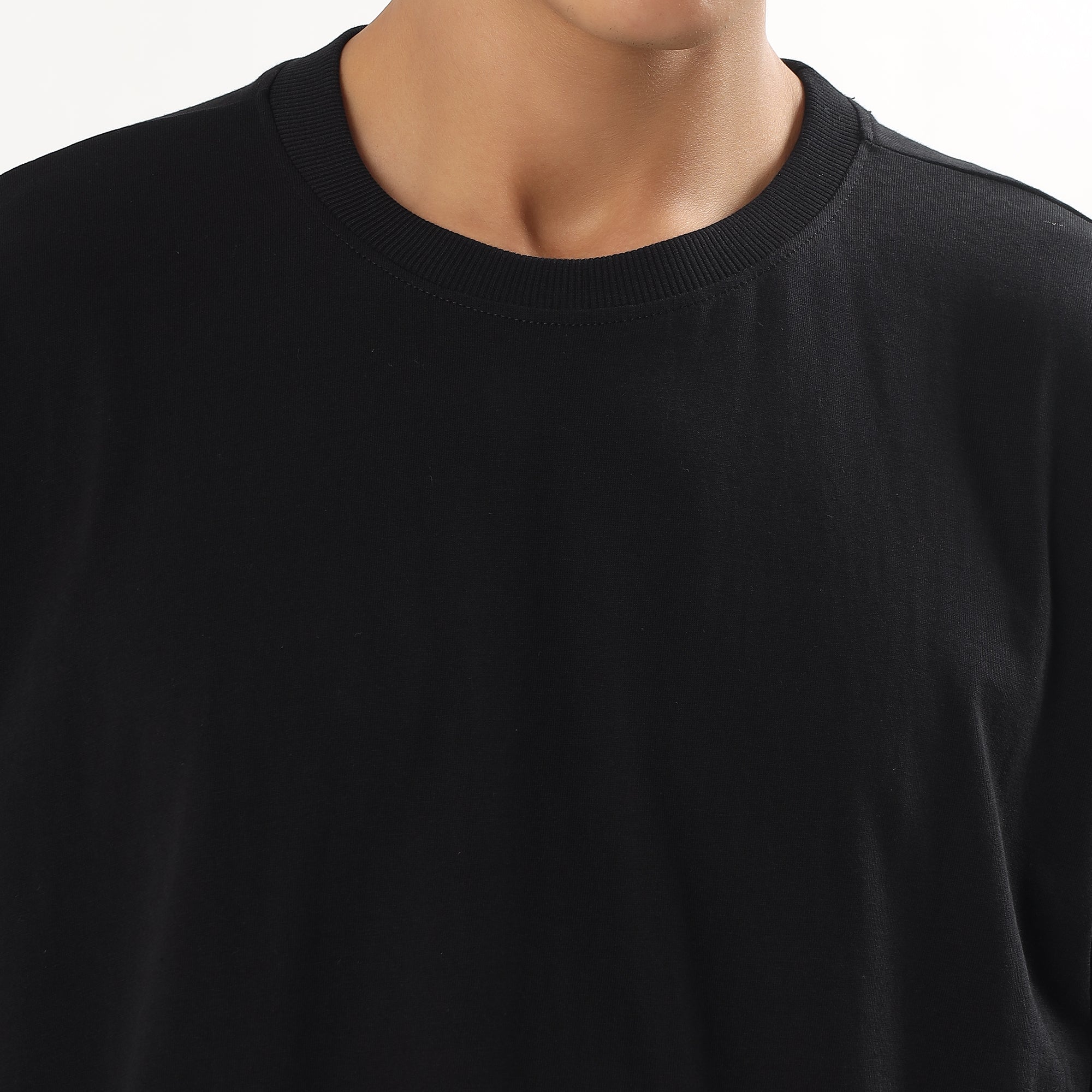 Black t-shirt men